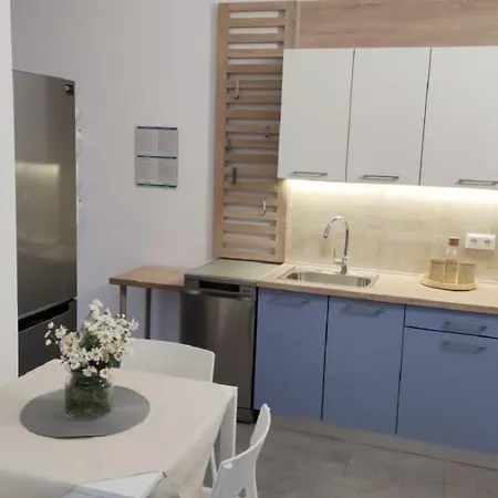 Apartments More فيس