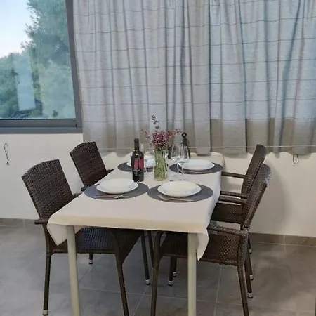 Apartments More فيس